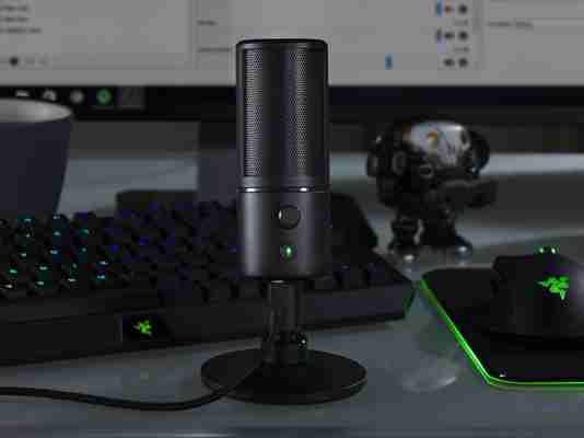 Razer annuncia il microfono Razer Seiren X e la webcam Razer Kiyo